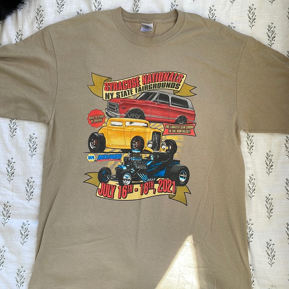 Graphic tee